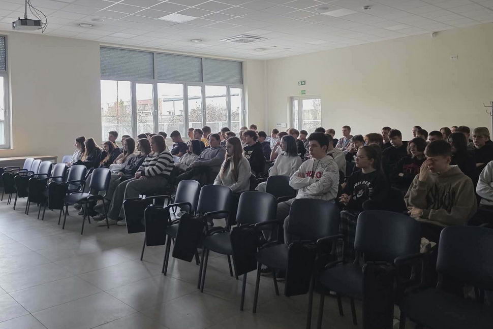 Na czym polega praca adwokata, sędziego, radcy prawnego, notariusza, prokuratora oraz komornika?