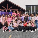 Tydzień Optymizmu - Fioletowo-różowa środa - zdjęcie grupowe