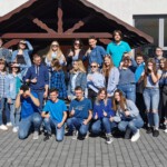 Tydzień Optymizmu - Słoneczny niebieski wtorek - zdjęcie grupowe