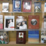 Wystawa książek o Ojcu Świętym