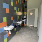 Zdjęcie nr 1. Wyremontowana toaleta męska.