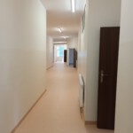 Zdjęcie nr 3. Wyremontowany korytarz komunikacyjny.